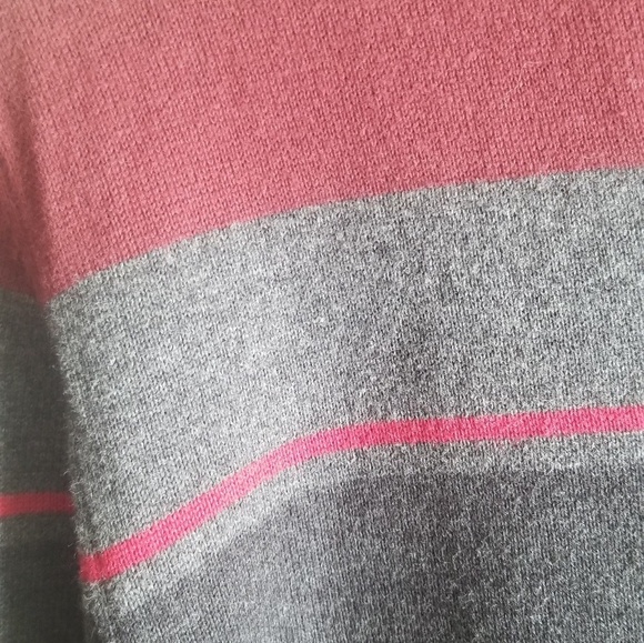 DKNY Jeans V Neck Gray/Cranberry Striped Sweater - Picture 7 of 8